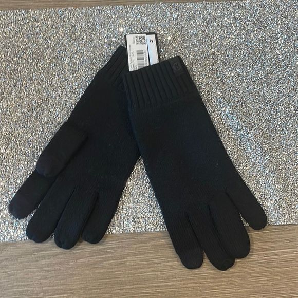 lululemon athletica Other - Lululemon Cold Pursuit Knit merino wool Gloves  mens black L/XL NWT